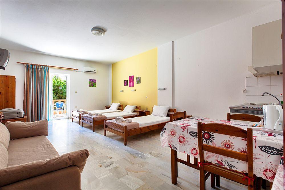 Revekka Rooms Kissamos Exterior photo