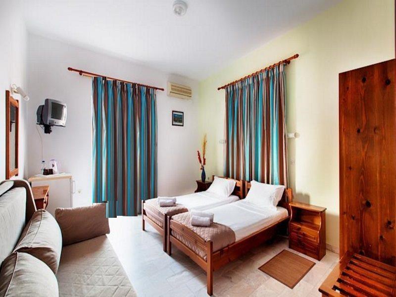 Revekka Rooms Kissamos Exterior photo