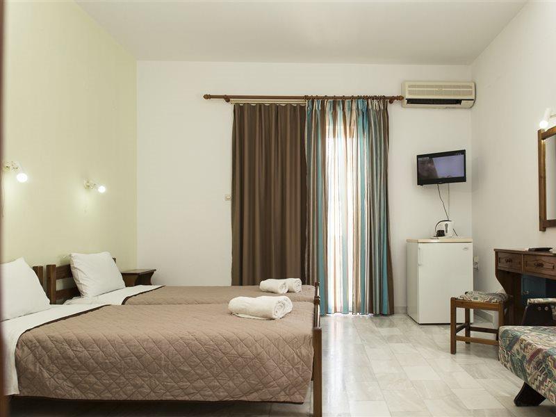 Revekka Rooms Kissamos Exterior photo