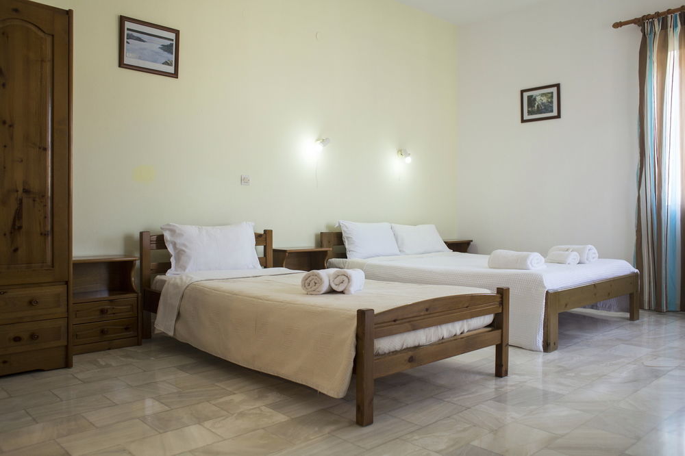 Revekka Rooms Kissamos Exterior photo