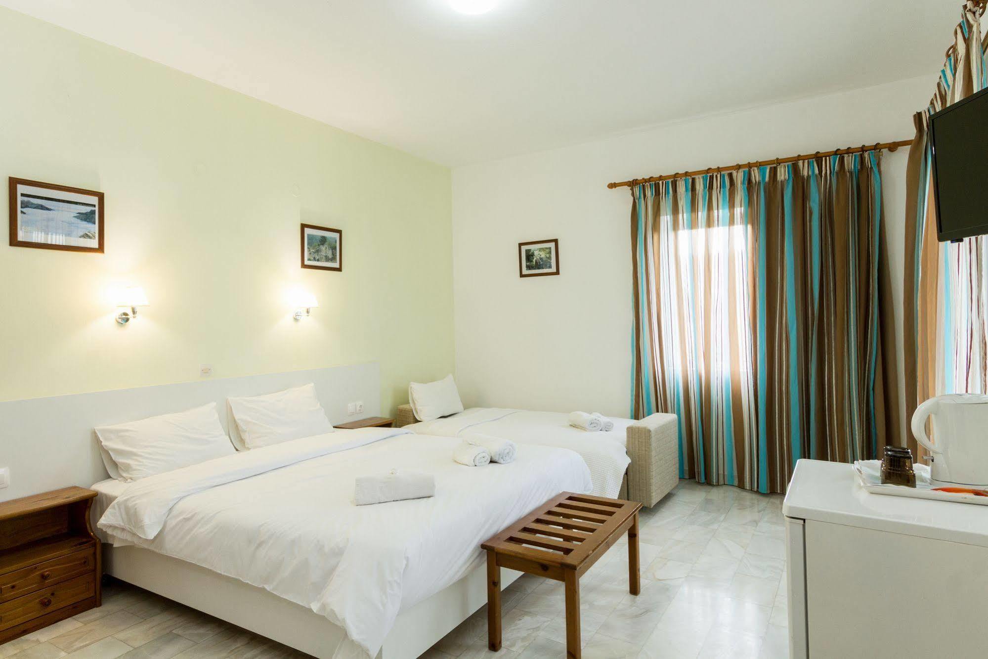 Revekka Rooms Kissamos Exterior photo