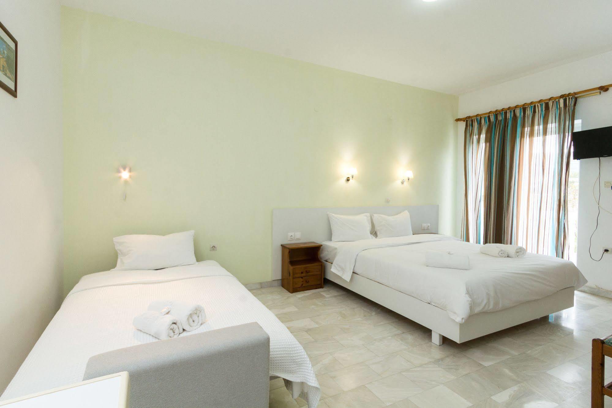 Revekka Rooms Kissamos Exterior photo